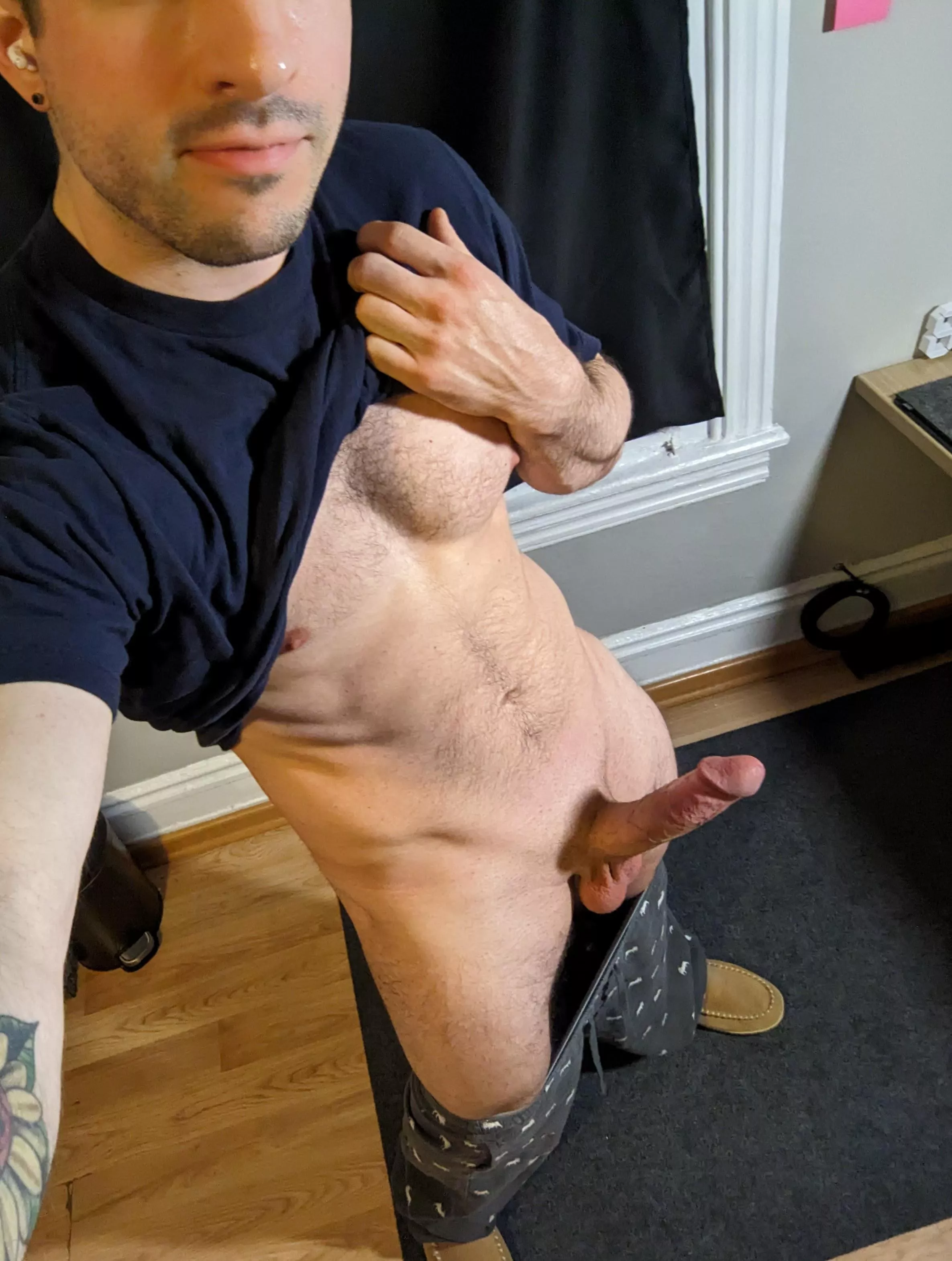 be my valentine? 🥺👉👈 posted by hearth495