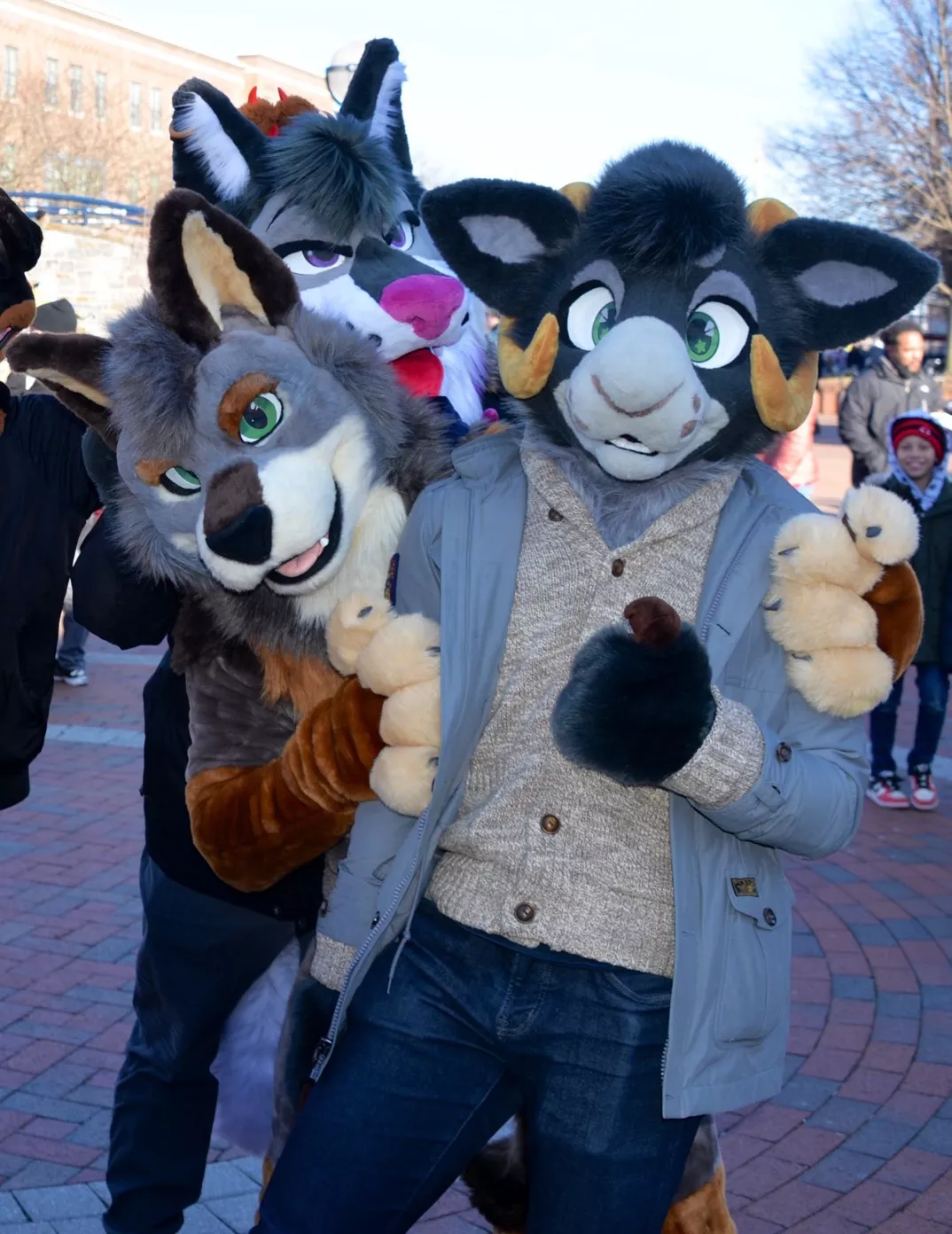 blink twice if you’re about to get eaten posted by stayawayfromthealien