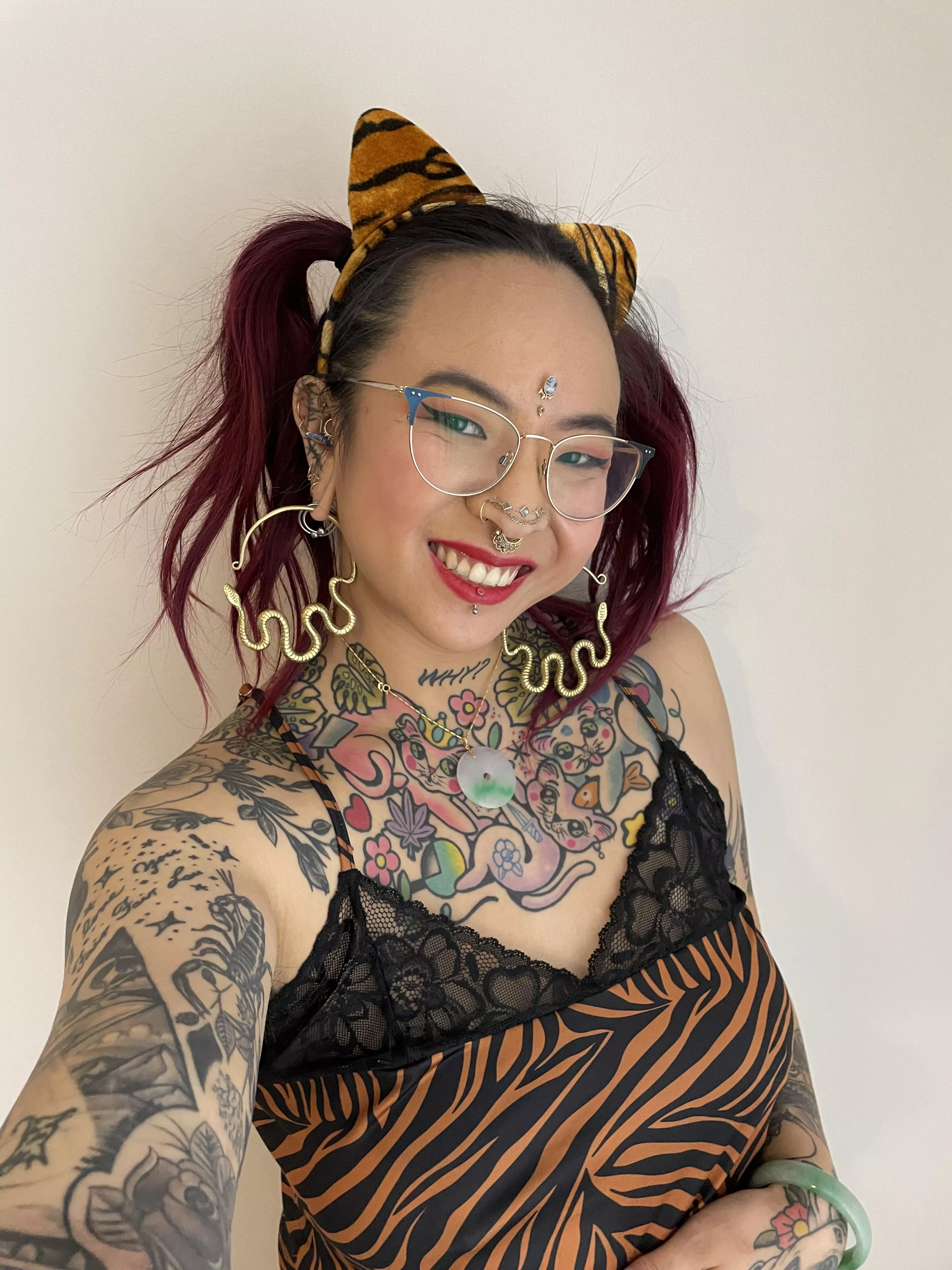 Do you like cat costumes? posted by xQueenLycheex