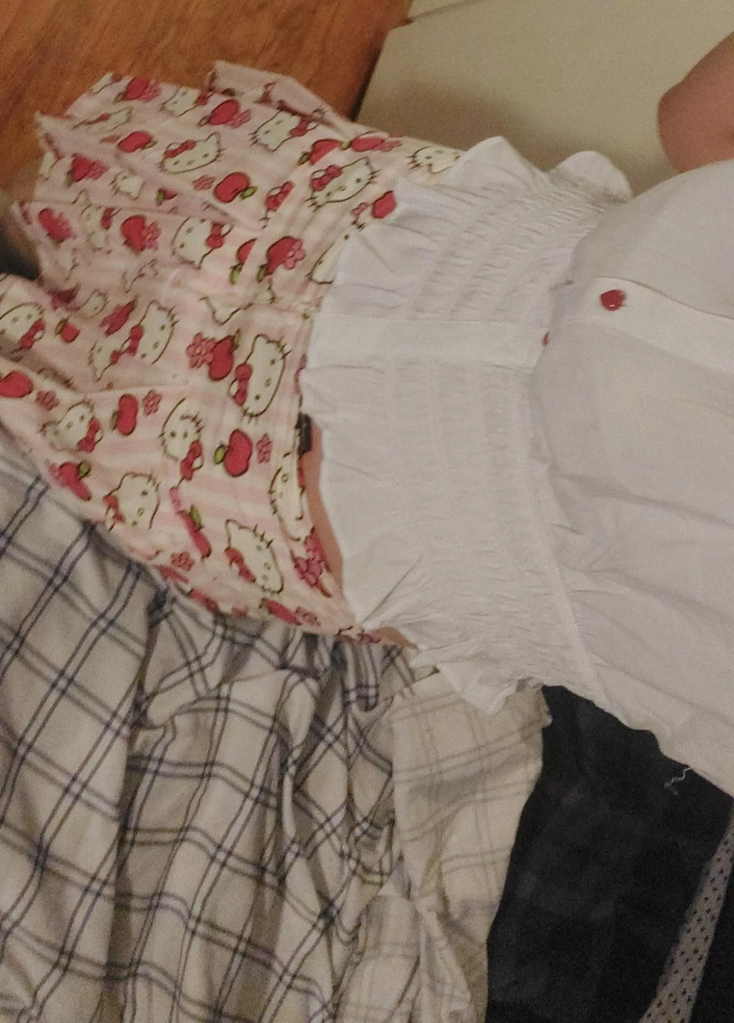 first post^_^ any one wanna be frens posted by Ellie_The_Femboi