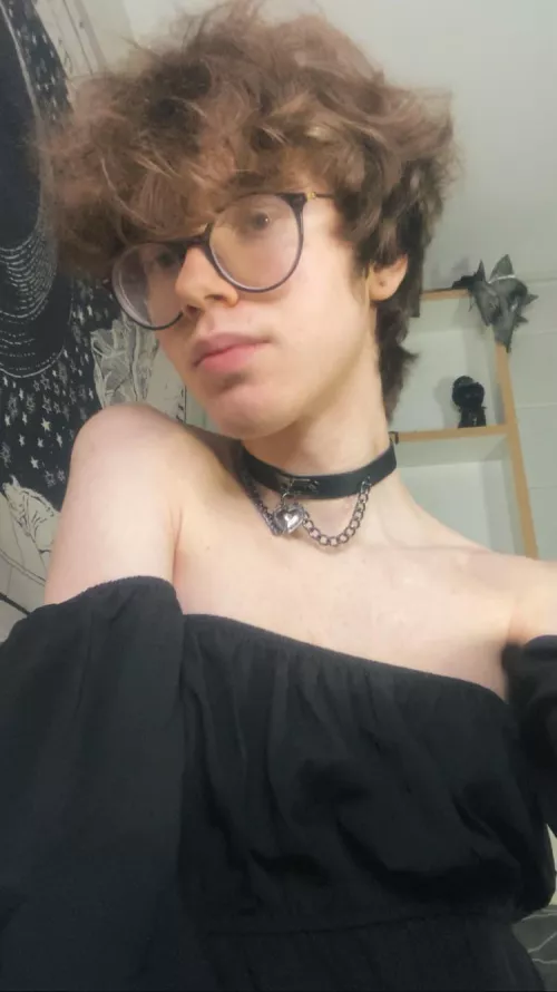 First time wearing a dress, does it look ok? by CastielOnyx