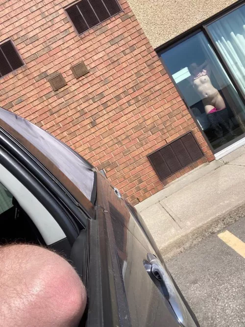 Flashing traffic while hubby watches 😈👀 by thebarefootmilf