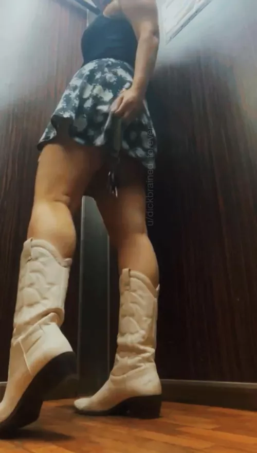 Going for a walk in the dark [f] by dickbrained_forever