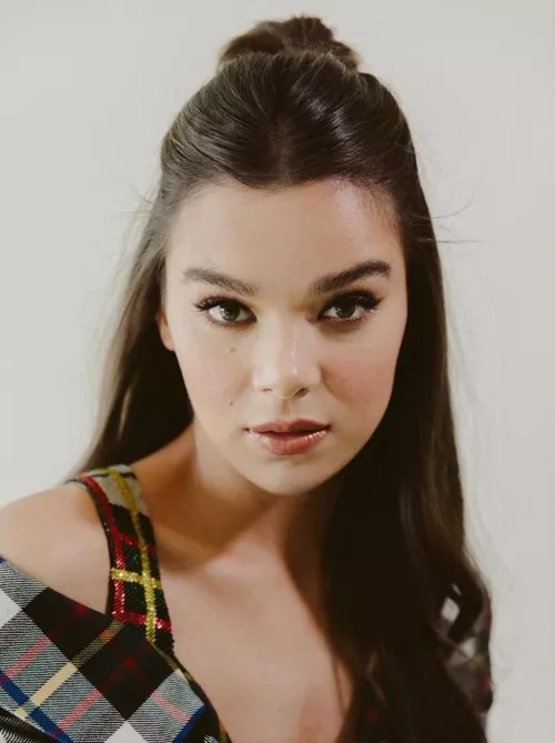 Hailee Steinfeld by painefinalfantasy