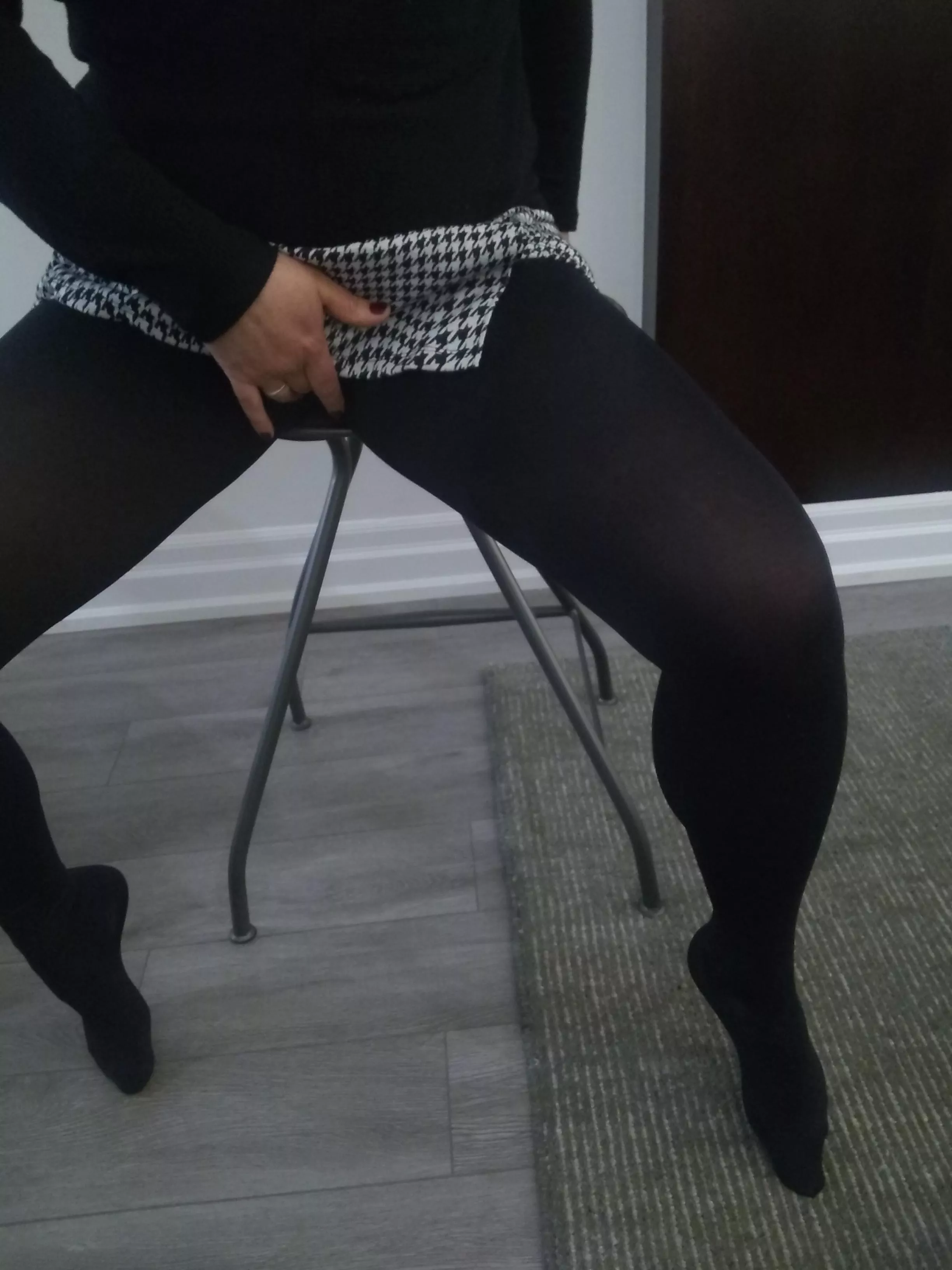 hand over or under? posted by KinkyKateAndRyan