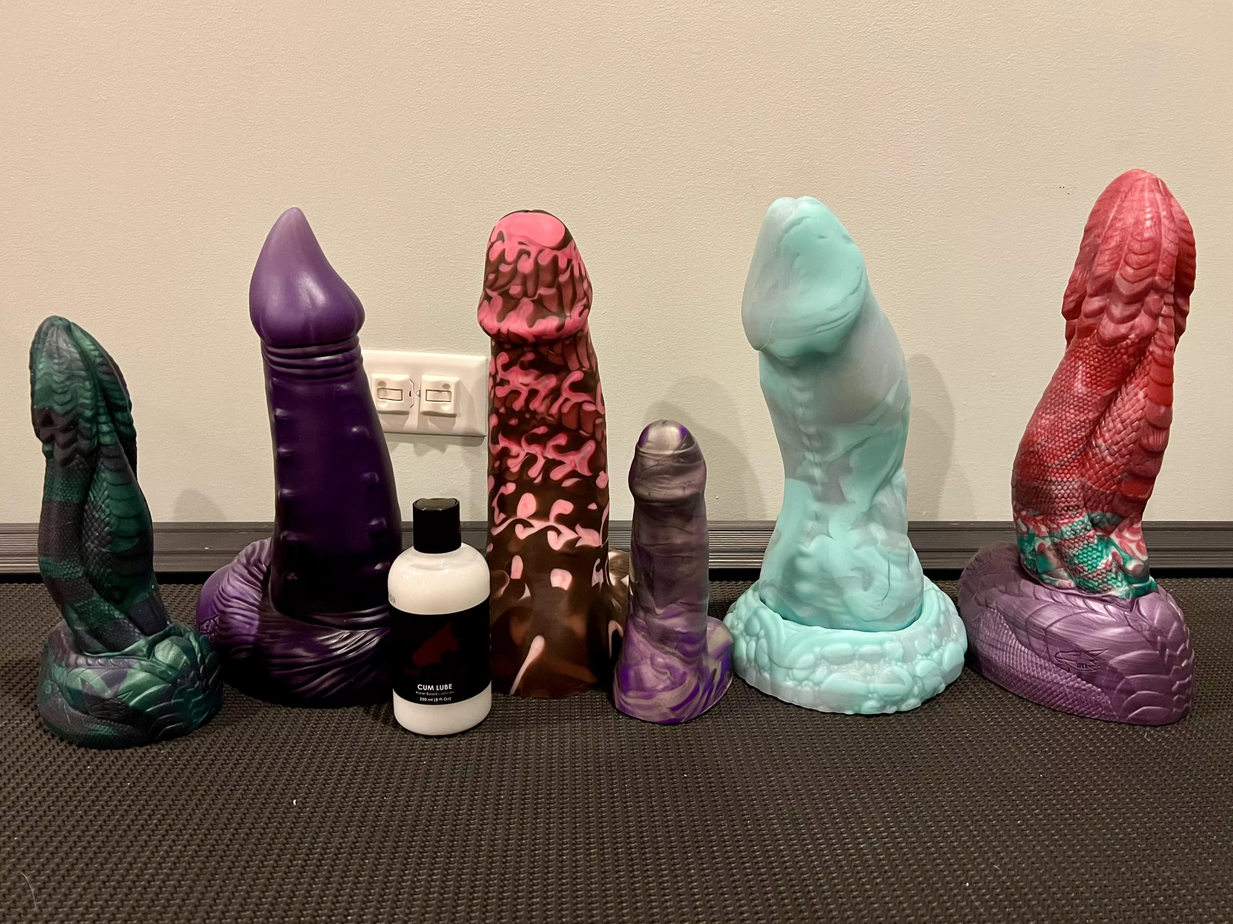 Here’s 24 lbs of dildos! 😂❤️ M Orochi, L Demon Dick, L Archer, S Archer, XL Nox, XL Orochi posted by Important-Tackle-484