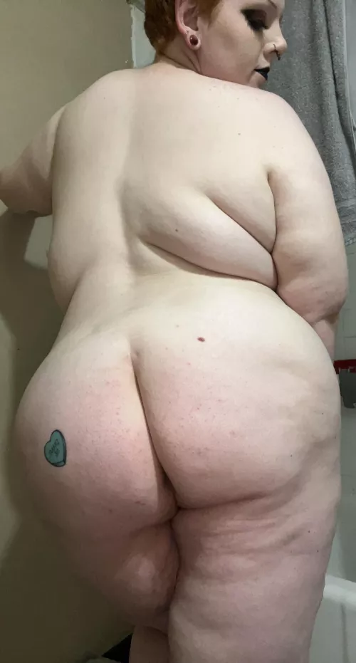 hey alexa, play closer by nine inch nails by bxbyredd