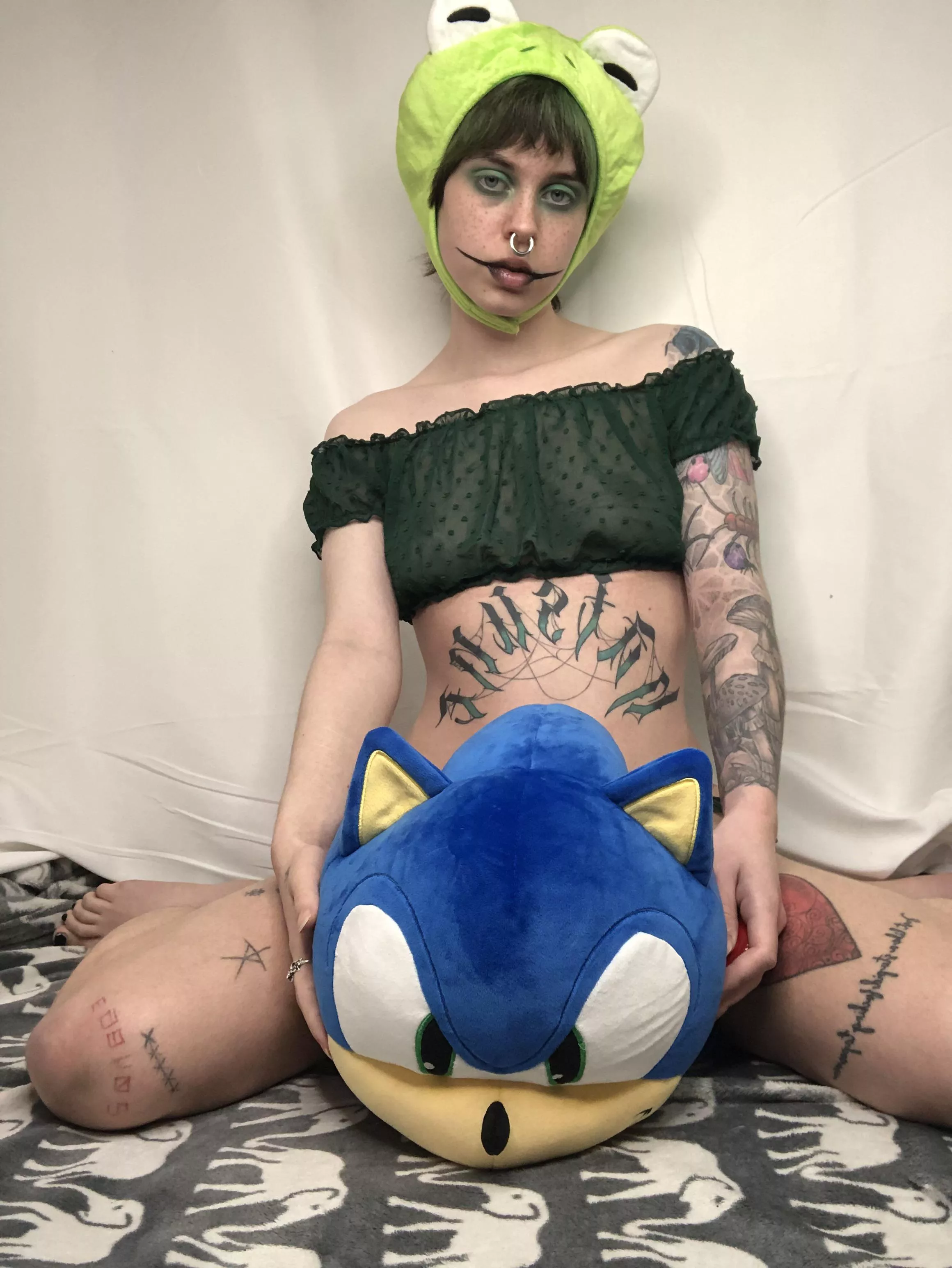 i think froggy likes sonic more than big the cat..[Enby] posted by Various_Ad_3726