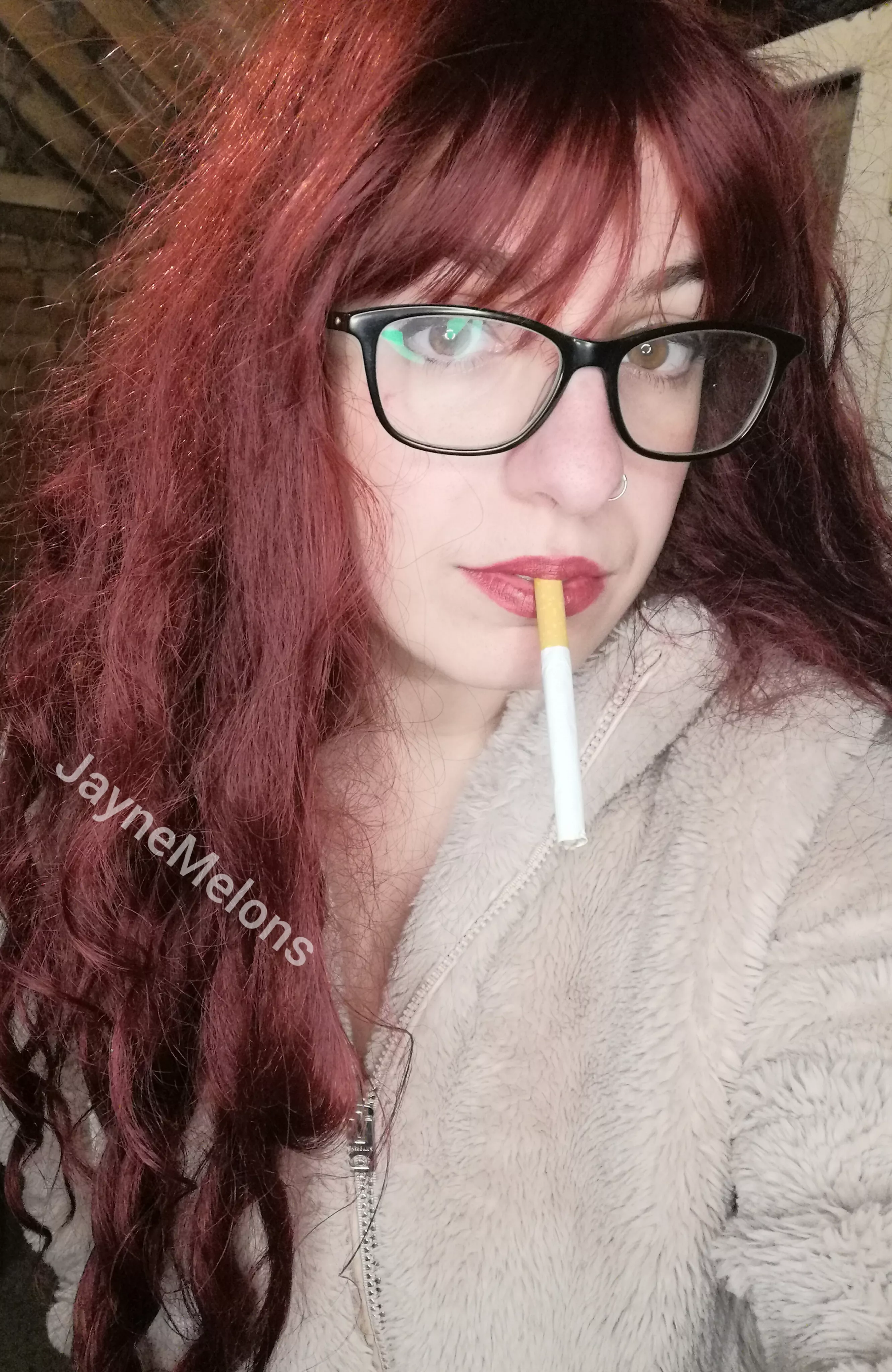 I'll dangle so my hands are free for you posted by Jaynemelons