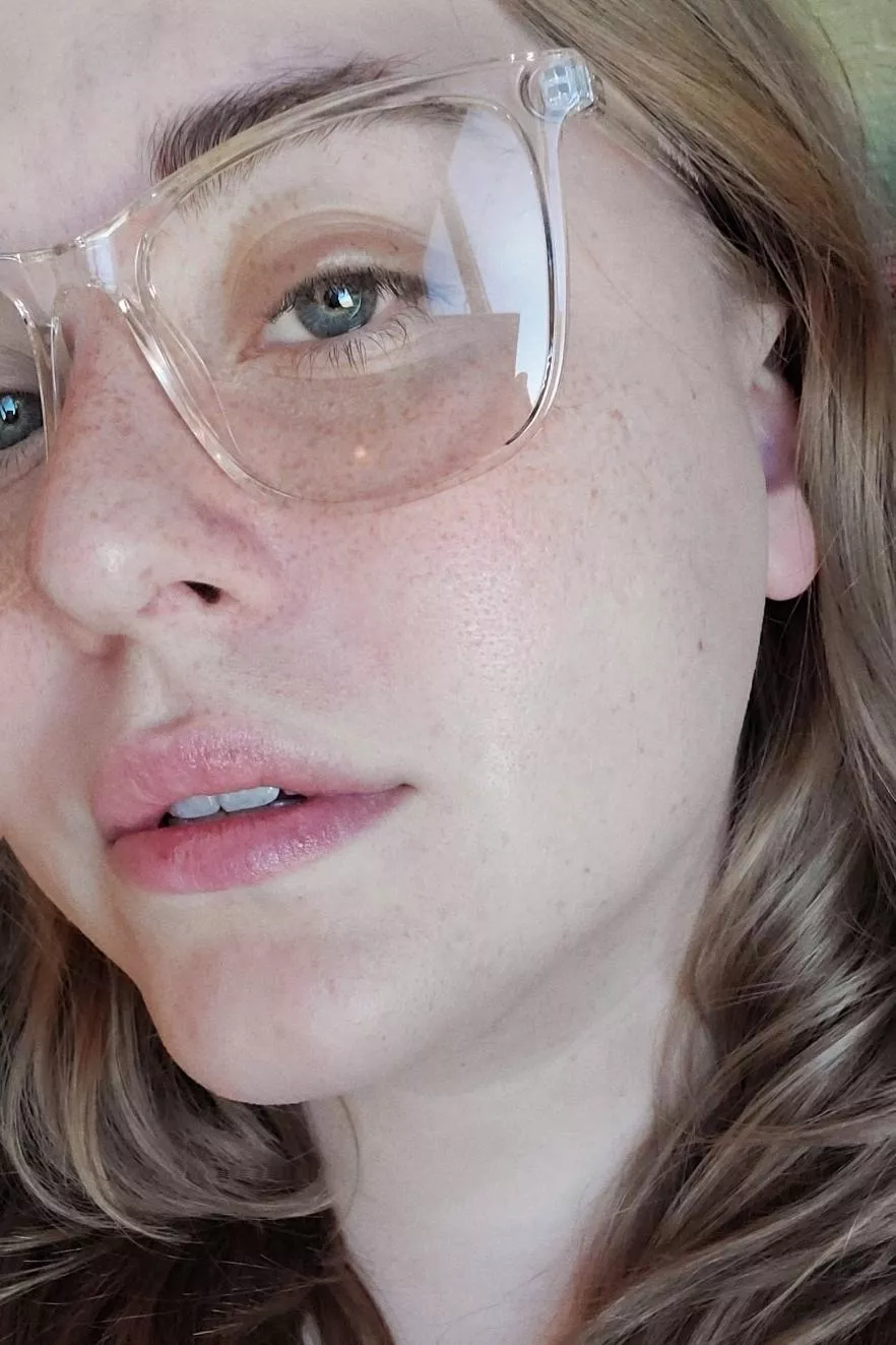 I'm so bored posted by femboyneonn