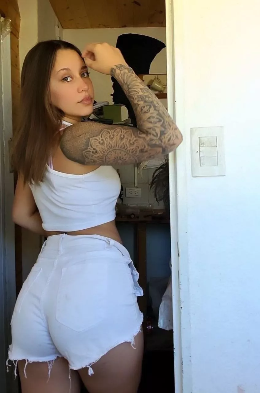 I'm thinking why don’t you play with me baby? posted by BabyXiamii