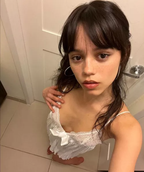 Jenna Ortega is the perfect babe to inspire a serious circlejerk session by PimpingCelebs