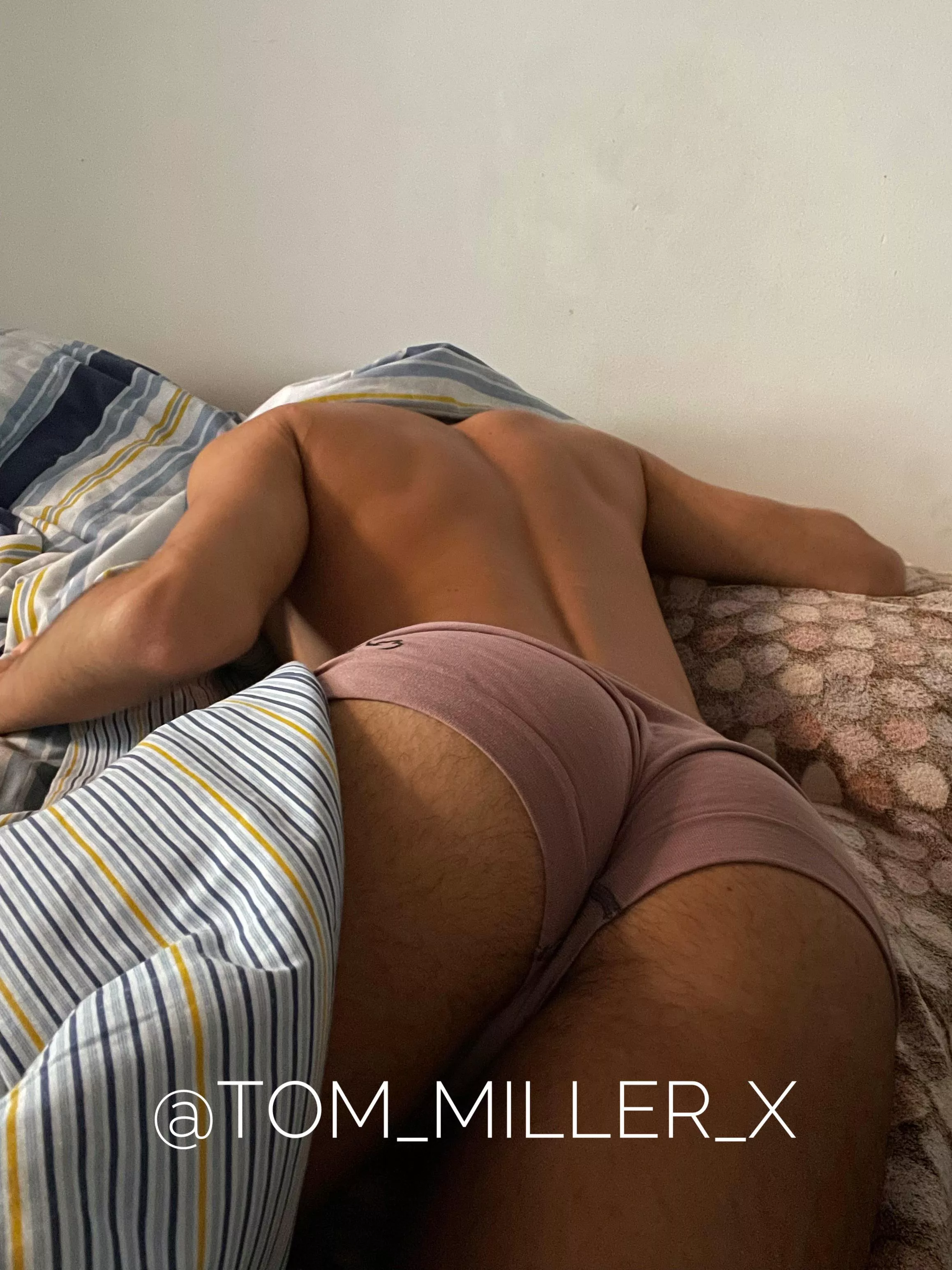 Lazy Sunday, wanna cuddle? 🥺 posted by Tom_Miller_