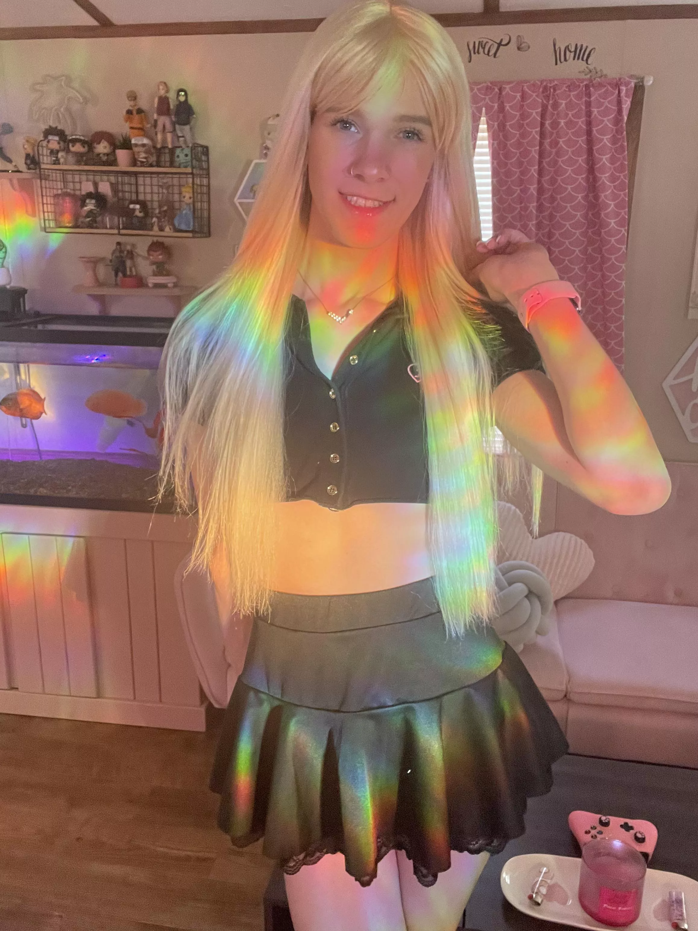 learning to love my smile 😅💖 posted by gayprettyboi