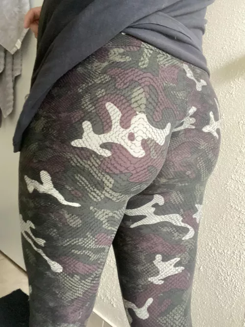 Let me sit on your face? by soiltoil23