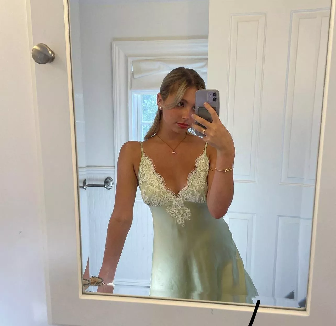 Lilia Buckingham posted by SilentViewer_69