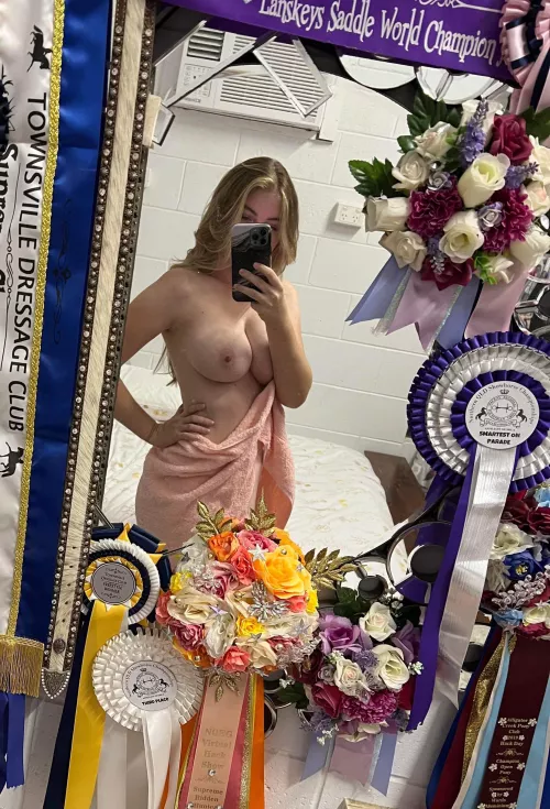 Mirror selfies truely are the best! by SharingIsCaring017