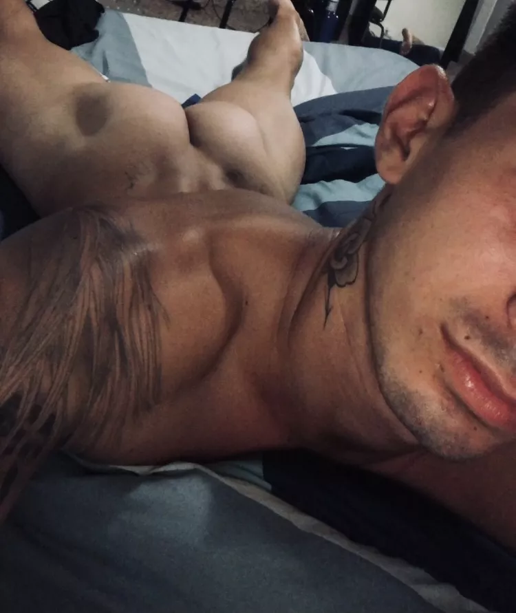 Muscly butt posted by supermarketboy_