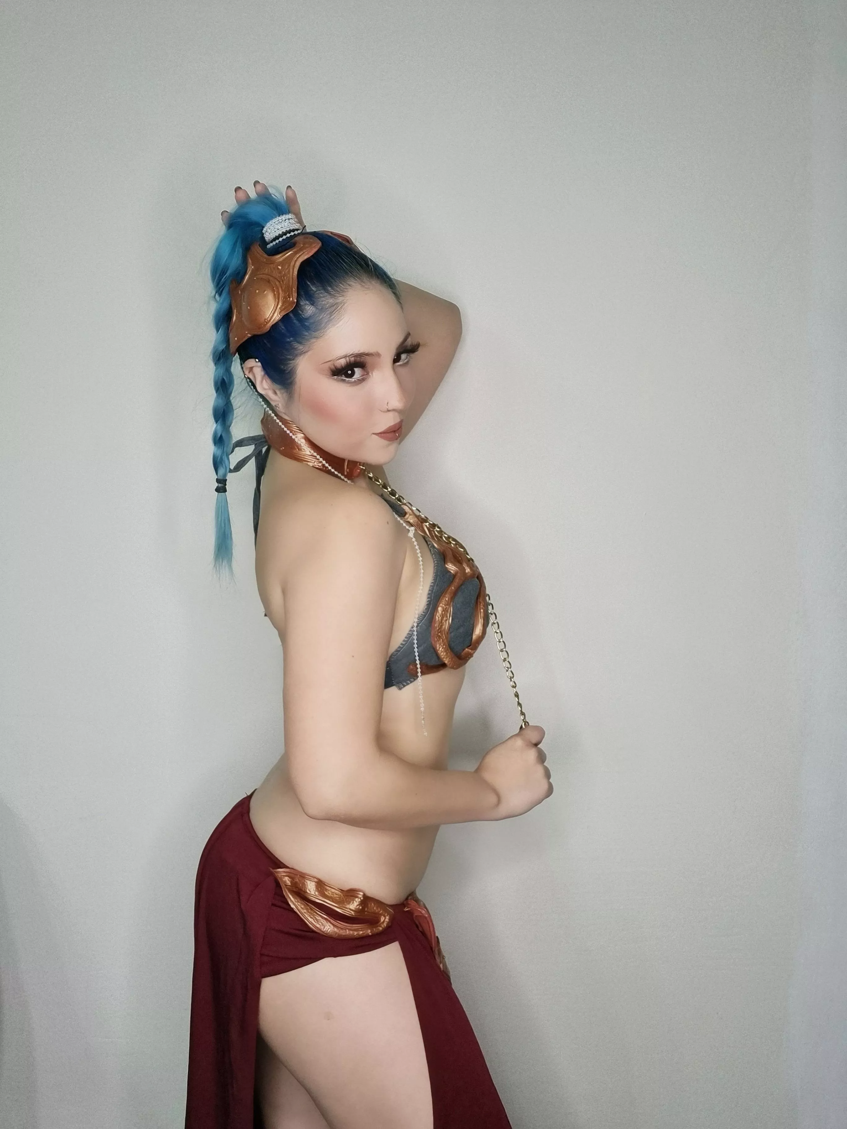 My blue haired Leia slave cosplay 💙 posted by valyriahh