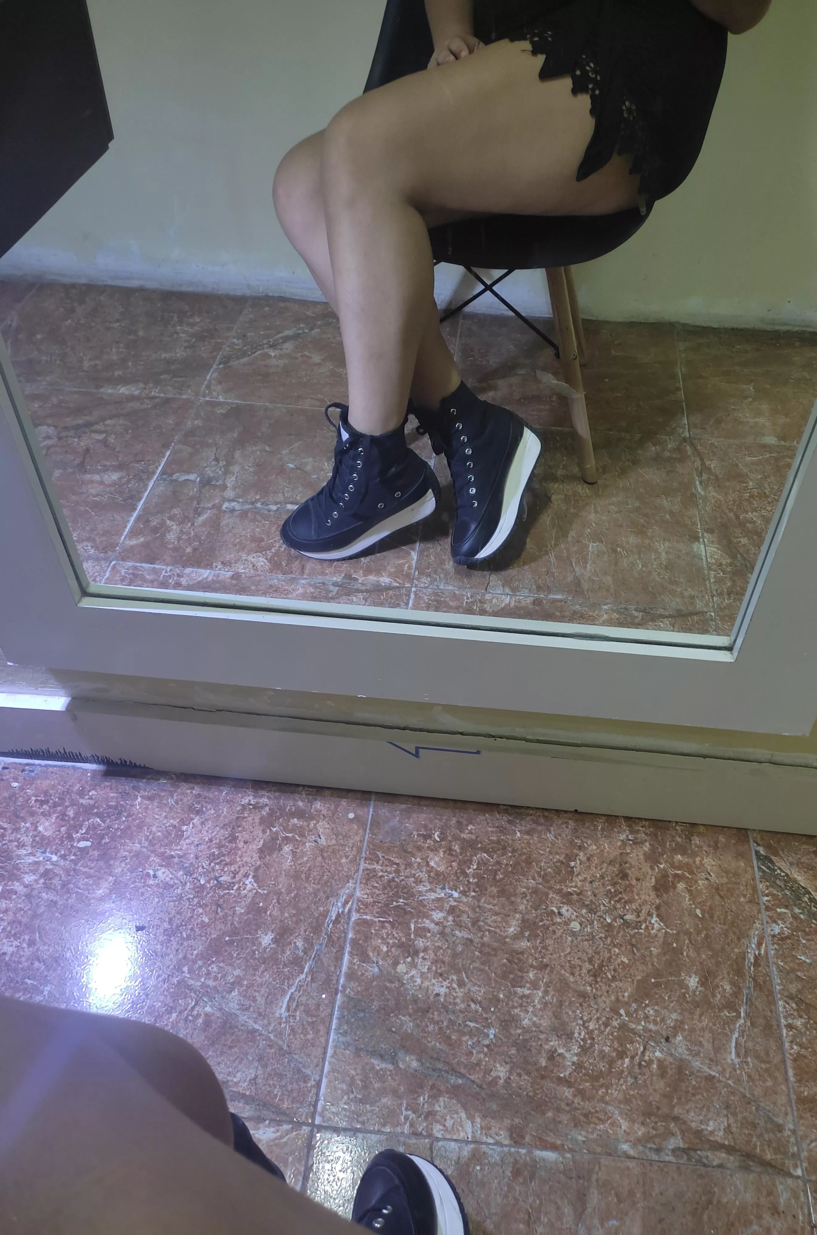 My feet have had a very long day 🥺. posted by kathyy24