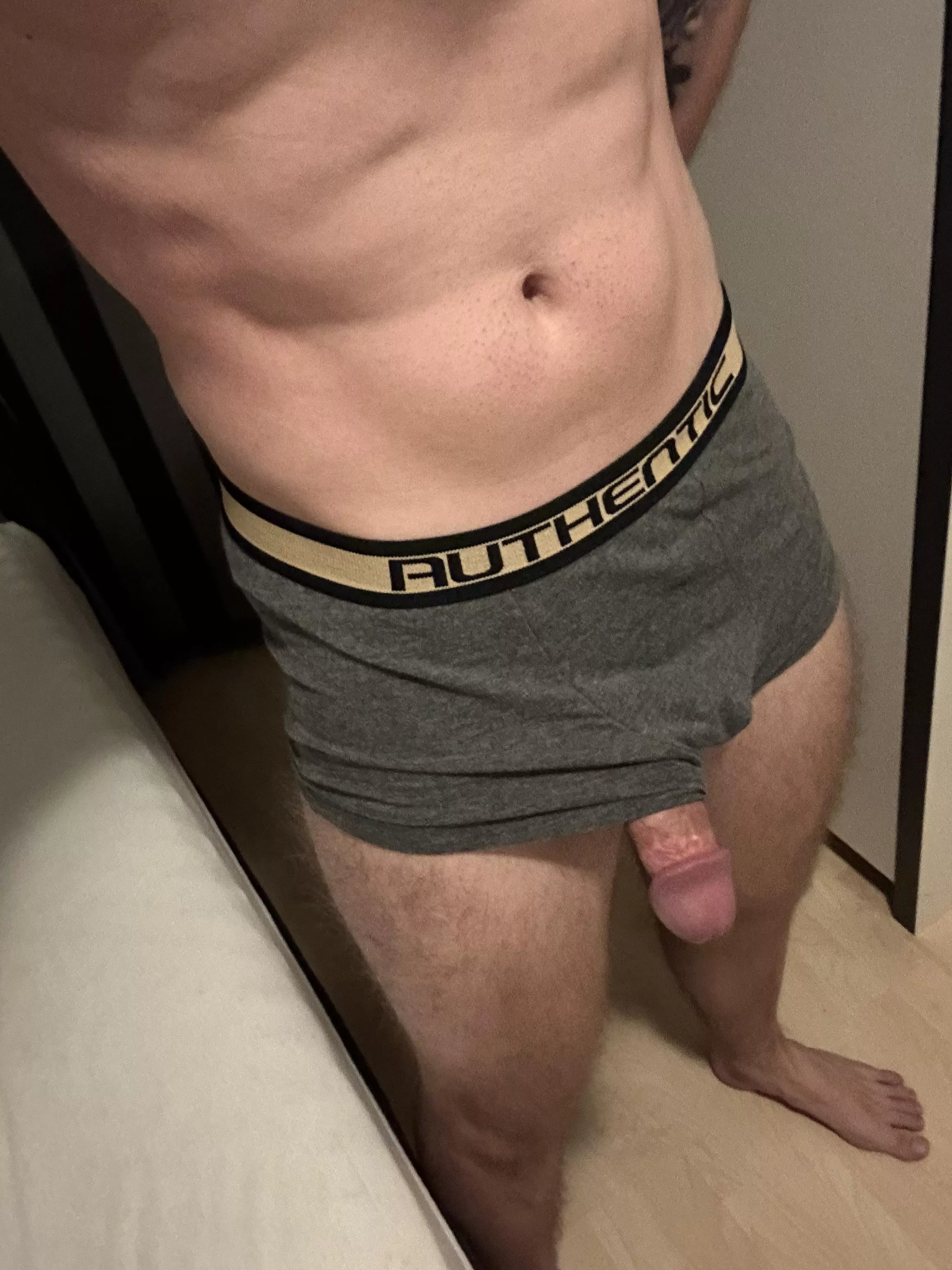 Oversized, muscular bull looking to pump a slut full with cum posted by CreatineBxtch