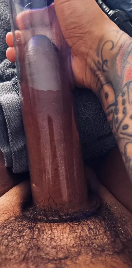 Pumping Before Going Out by BastianVelmont