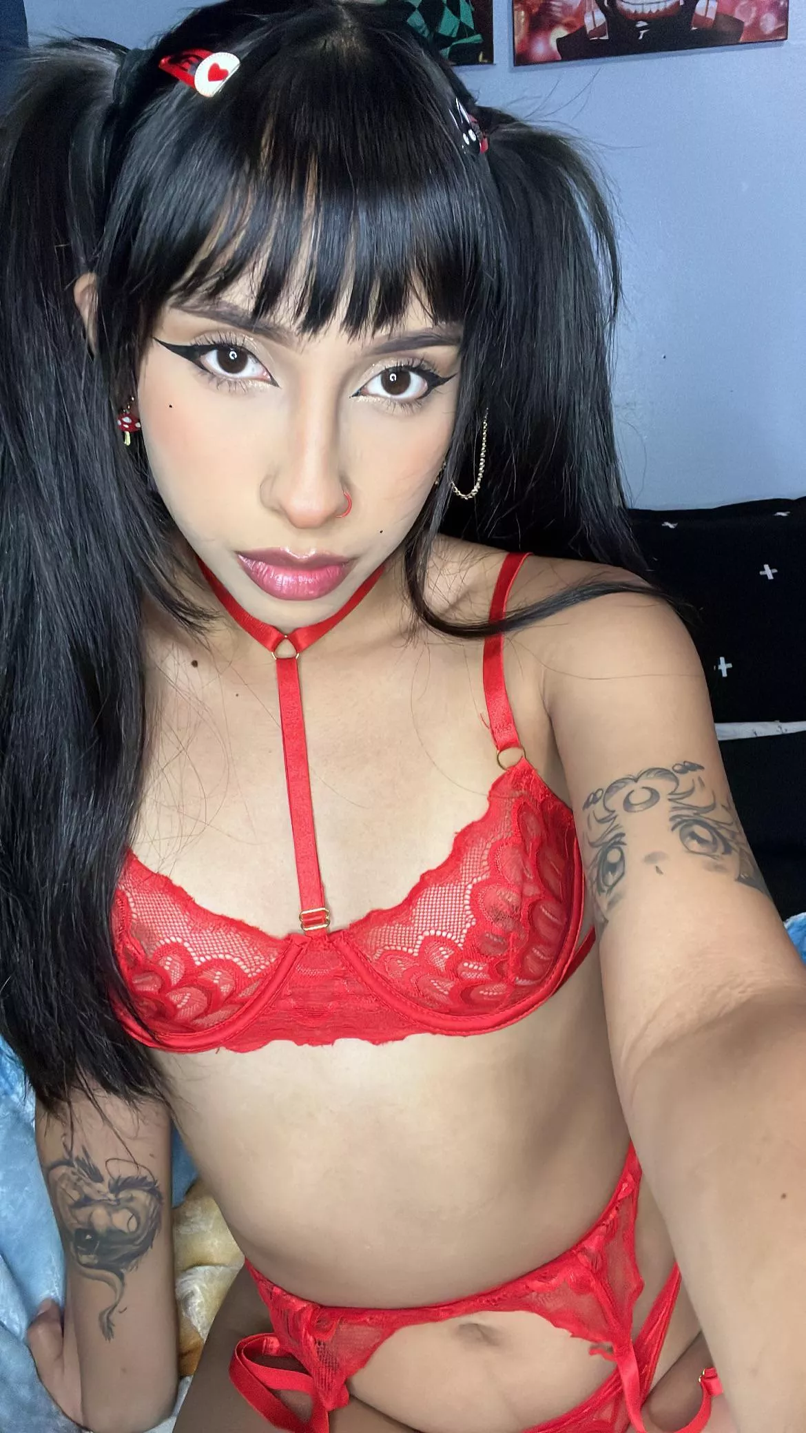 Red ❤️ /bbyluv7 posted by bbyluv7