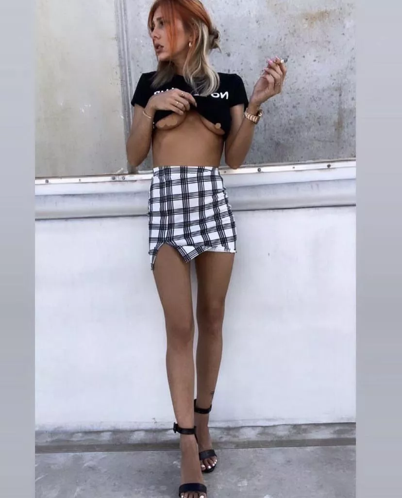 Revealing posted by CosmoKramer129W81-5B