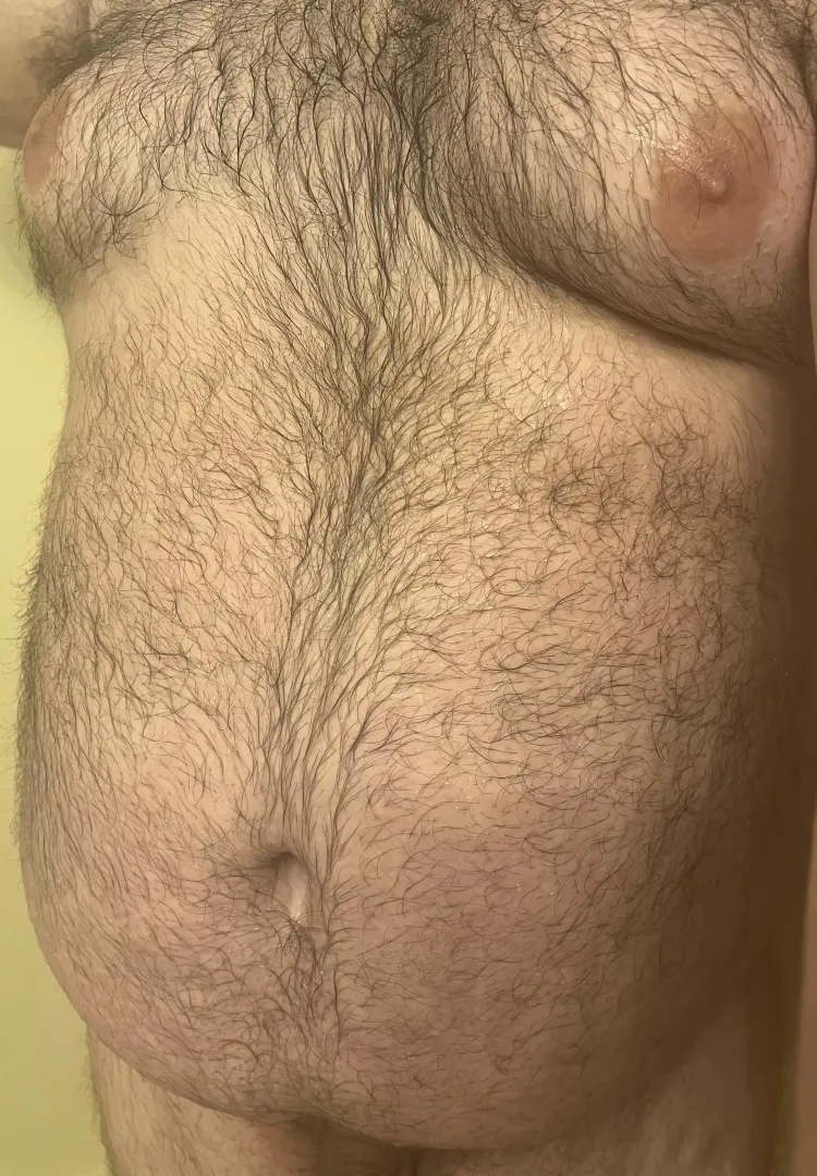 Rub me down 🥵🐻 posted by BearFoot_Rogue
