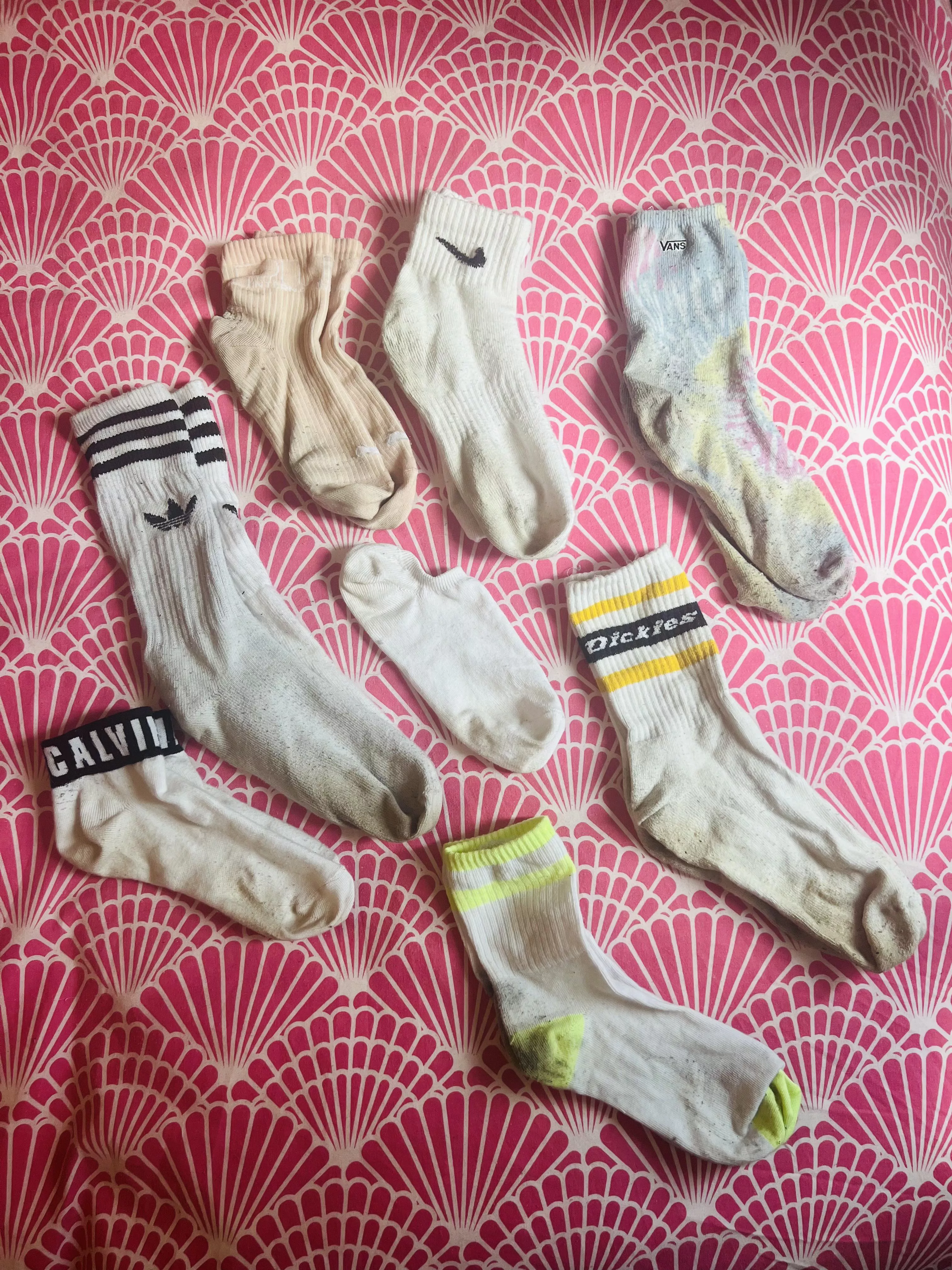 [Selling] Worn Socks 💦 5 🌟 seller | FREE [UK] delivery 🇬🇧 | 🌍 worldwide shipping | tracked delivery for your peace of mind 💌 | extra’s available 😈 posted by xlolaxsoulx