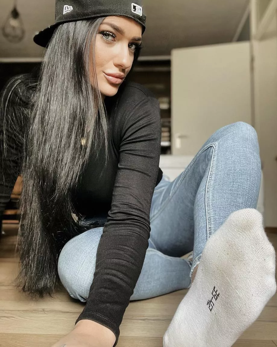 SNIFF 🔥 posted by Wonderful-Cheetah-37