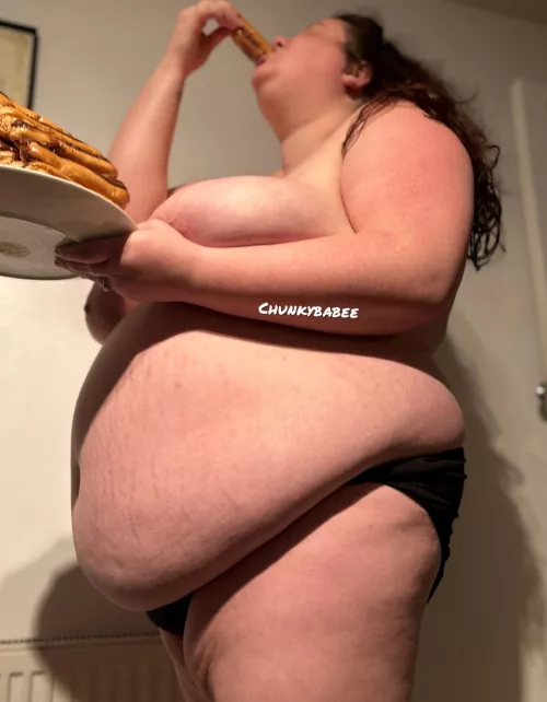 Stuffing all these eclairs into my growing belly 🥵😳 by xChunkyBabee