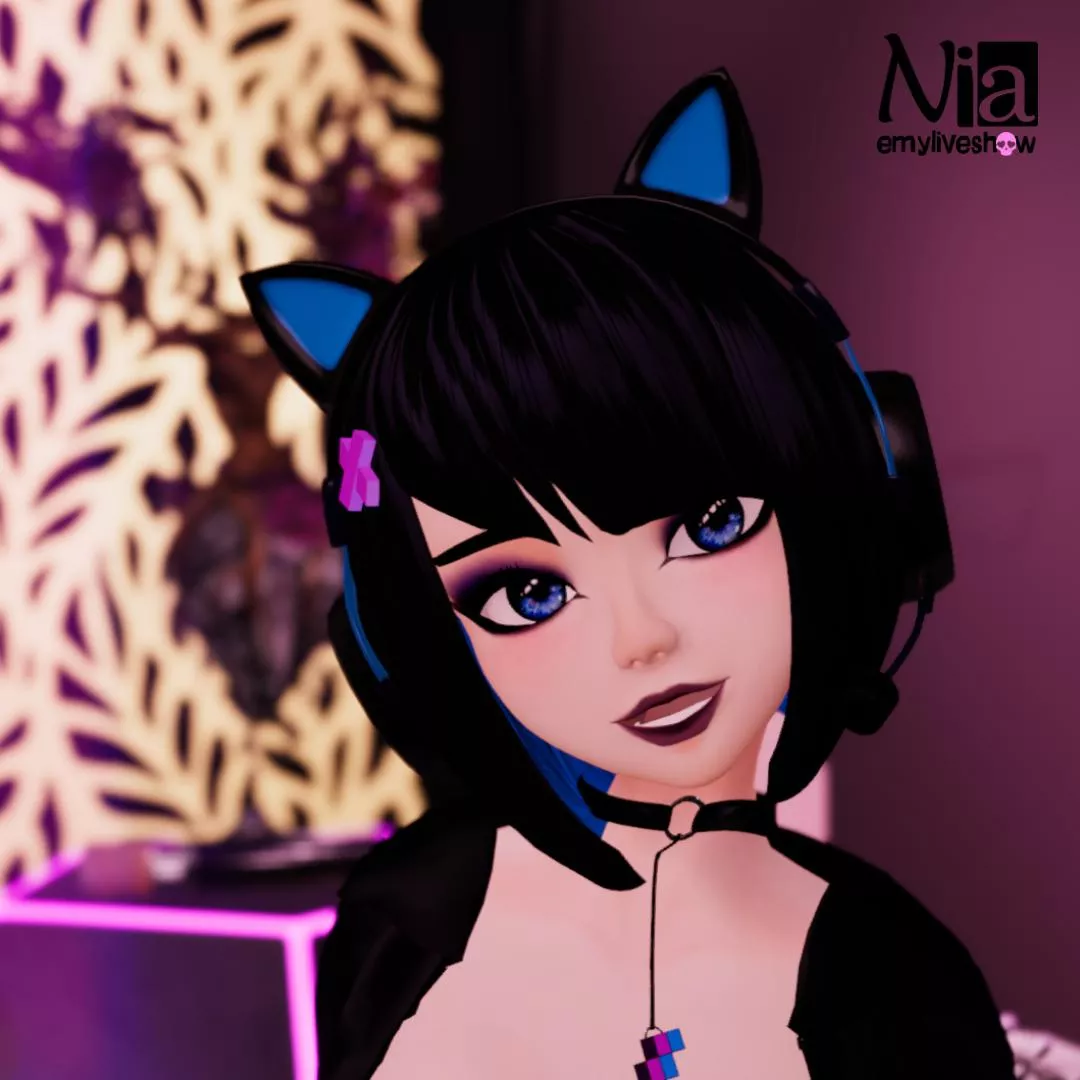 Surprise stream 😜💙 https://chaturbate.com/emyliveshow posted by EmyLiveShow