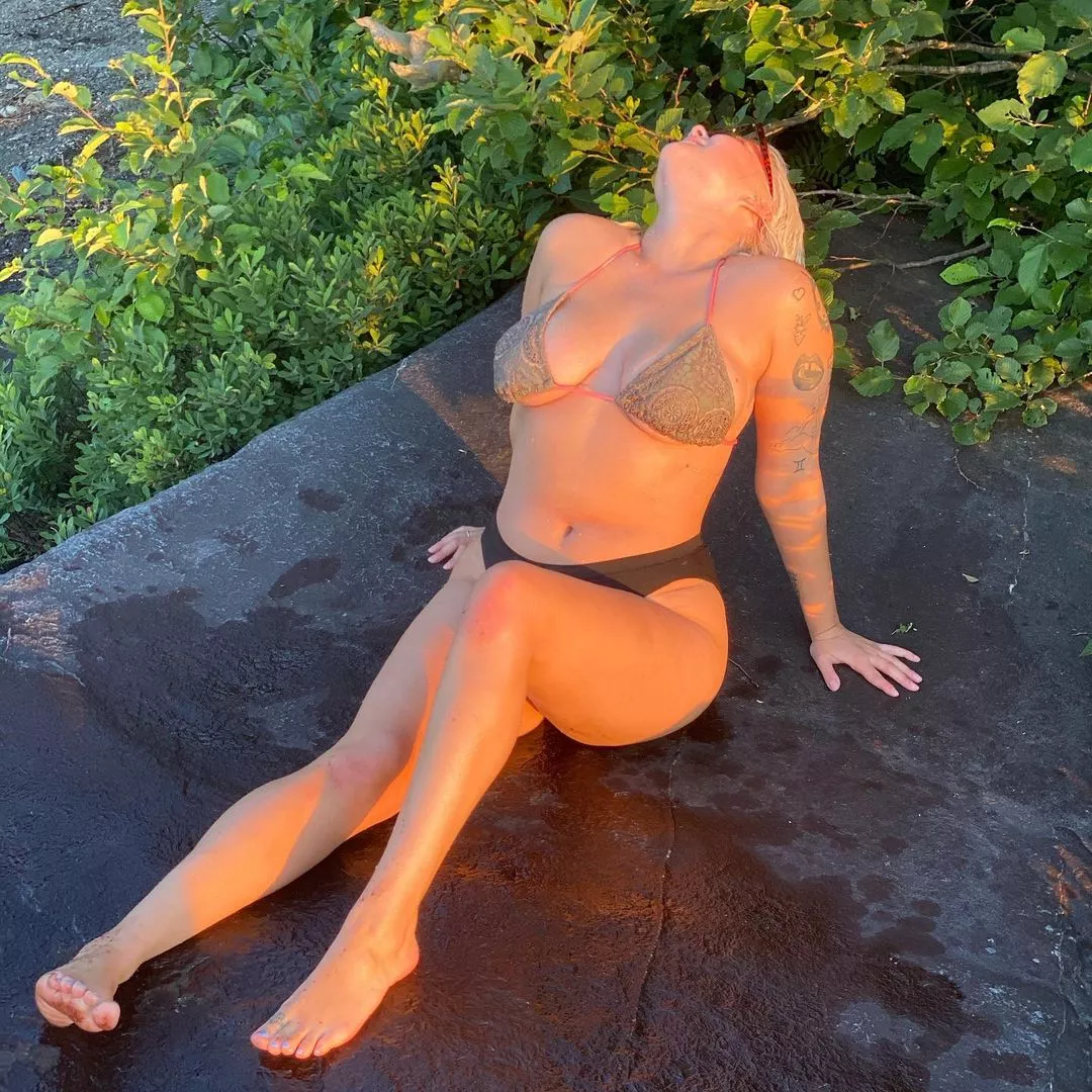 Thick posted by Wallydinger123