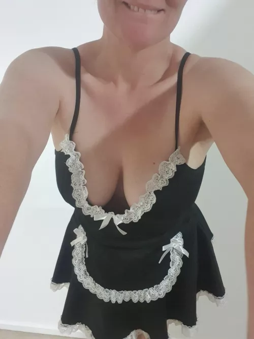 This is how I do my housework by Hidden_vixen