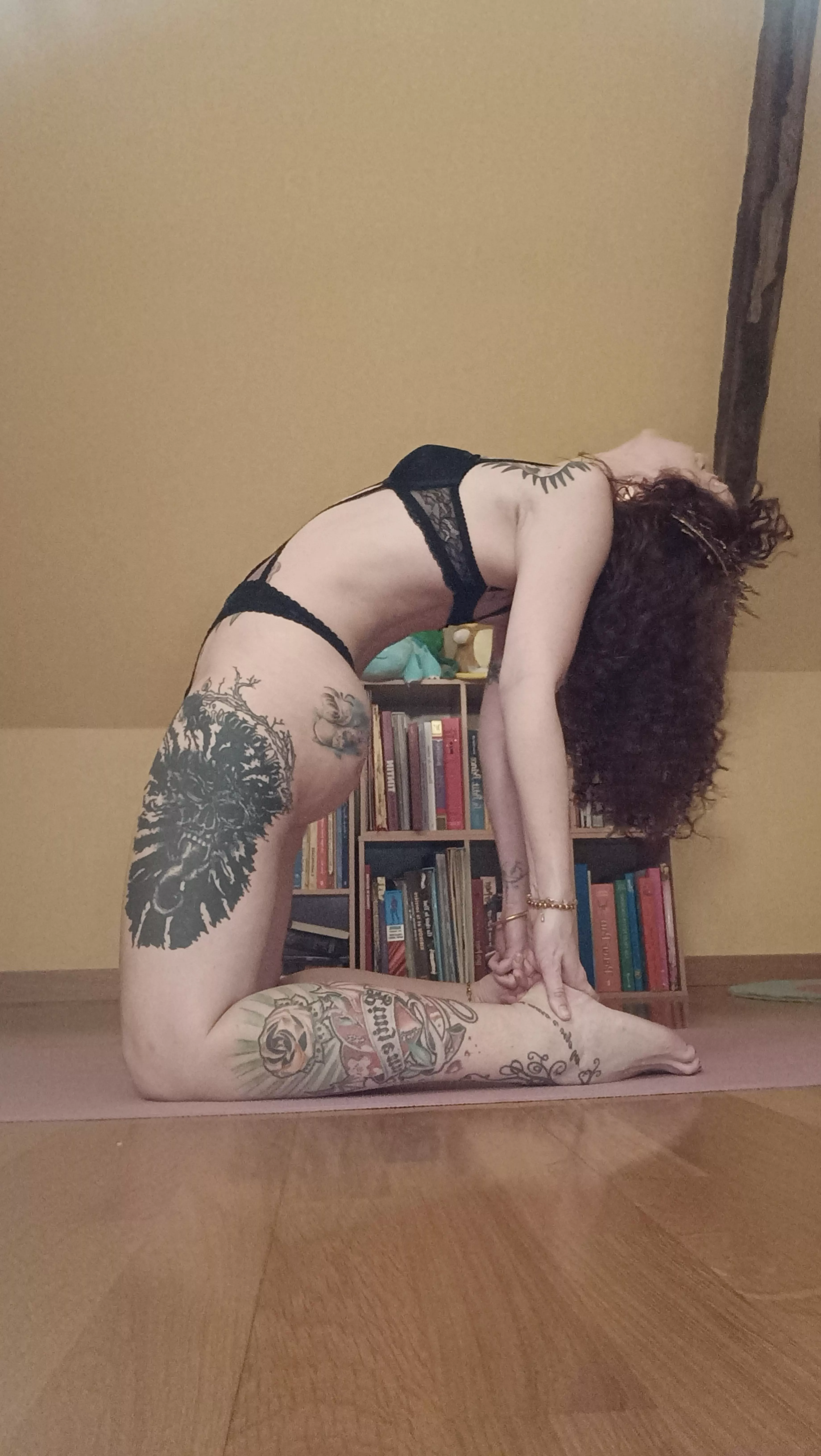 Un peu d'exercice ? 💜 posted by VixieBlue