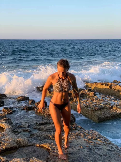 Vattnet var kallt idag 😂 by sagittarinaofficial