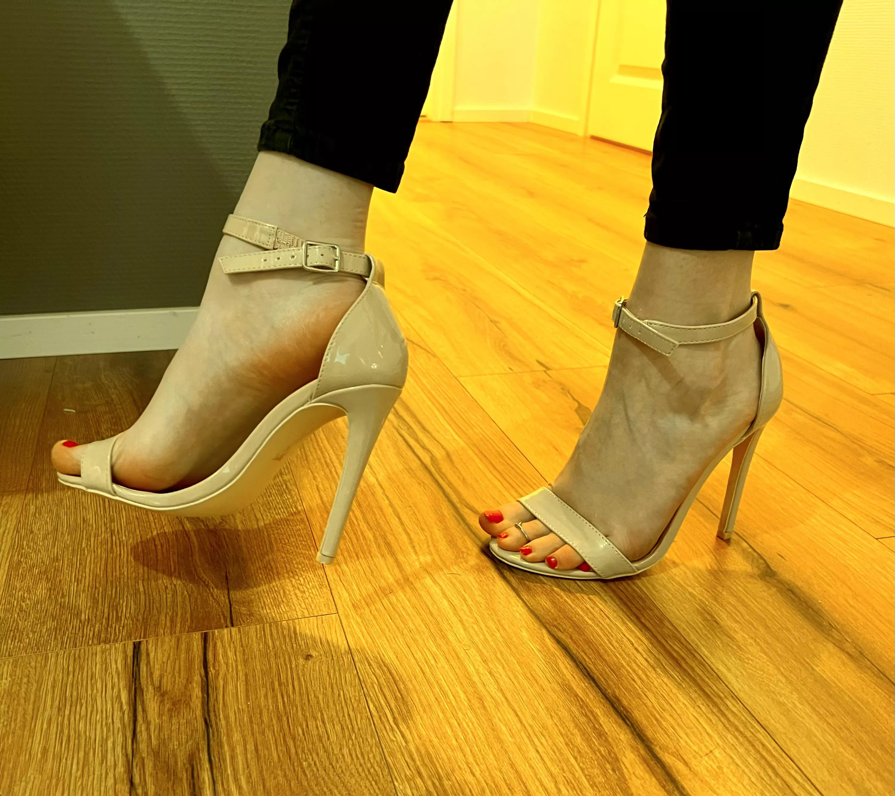 Wanna smell? 😏 posted by EveningSheepherder95