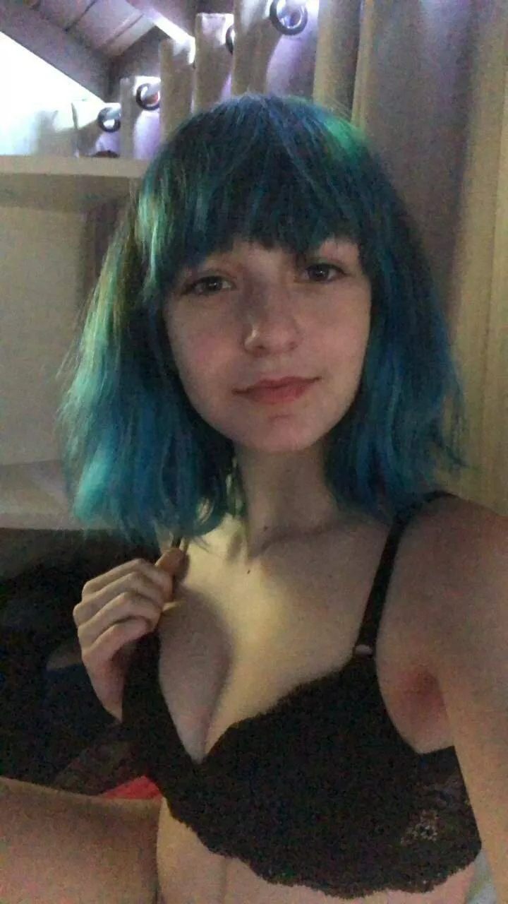 who is she ? posted by kirbykirbyyyy