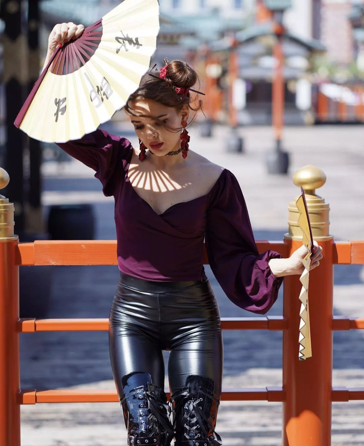 Your fav mistress posted by latex_darkness2