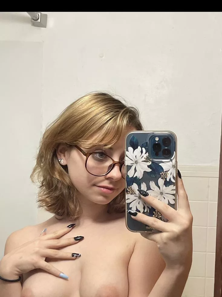 18F Feeling cute 😘 posted by Tayraycontent69