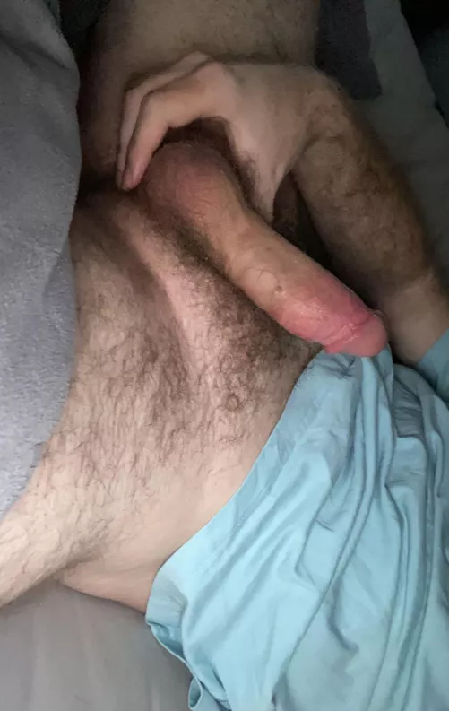 21 m USA hairy college guy looking for bros to JO with hmu @shawneg001 by Chilljerseybro