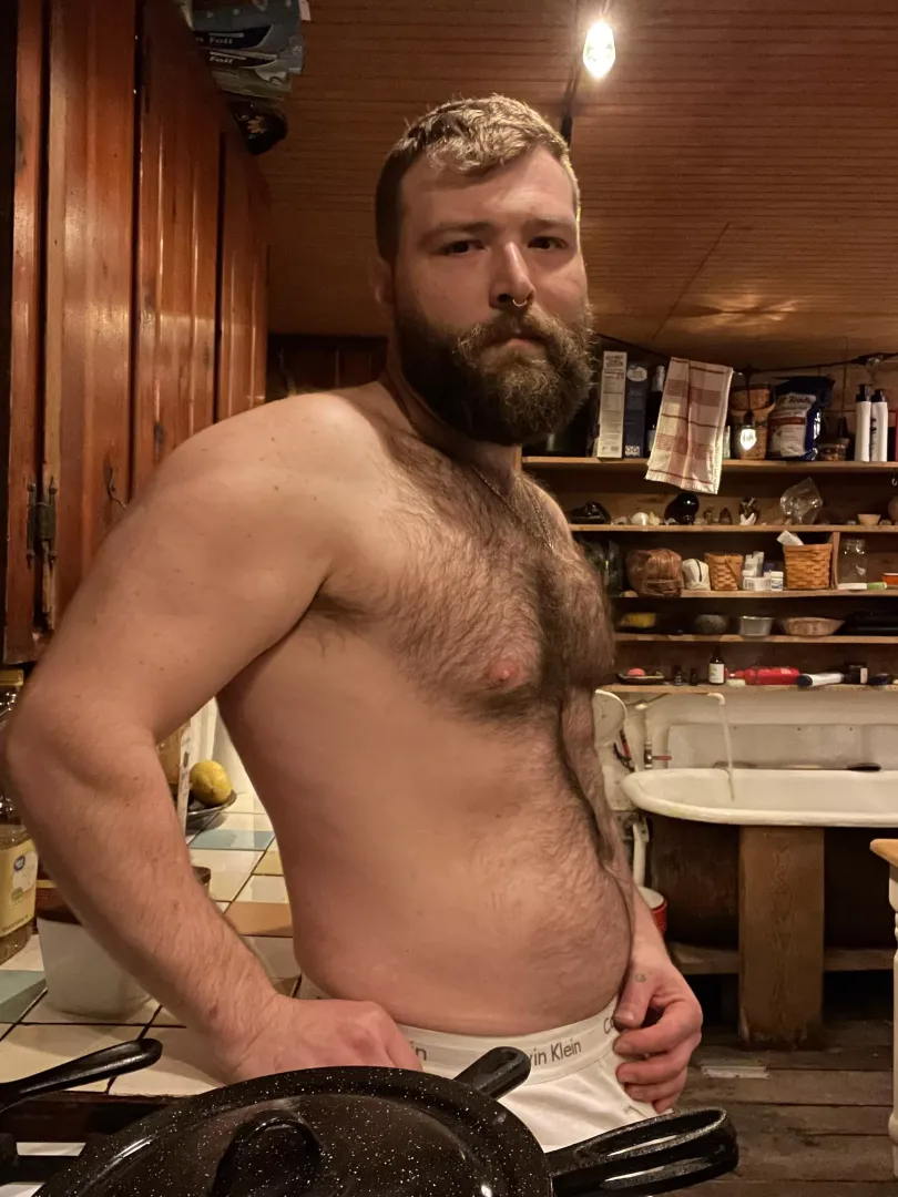 Buck Wyldr in the Kitchen posted by BuckWyldr