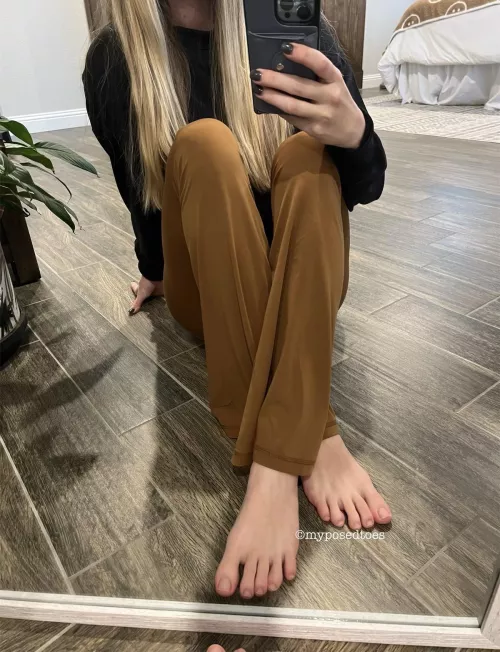 Chiefs or Eagles? by myposedtoes