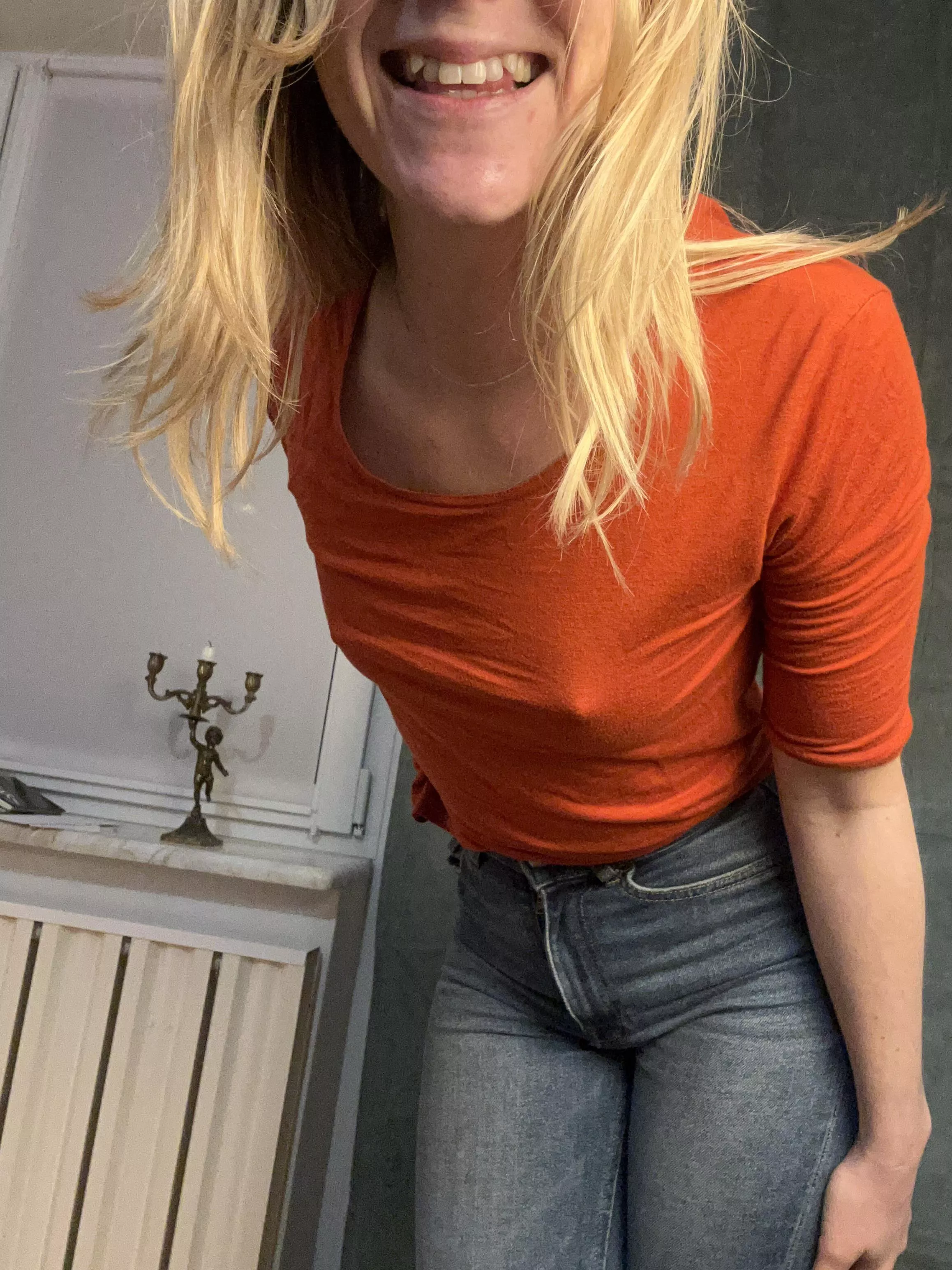 Close up smile and tit posted by kallme_sophia