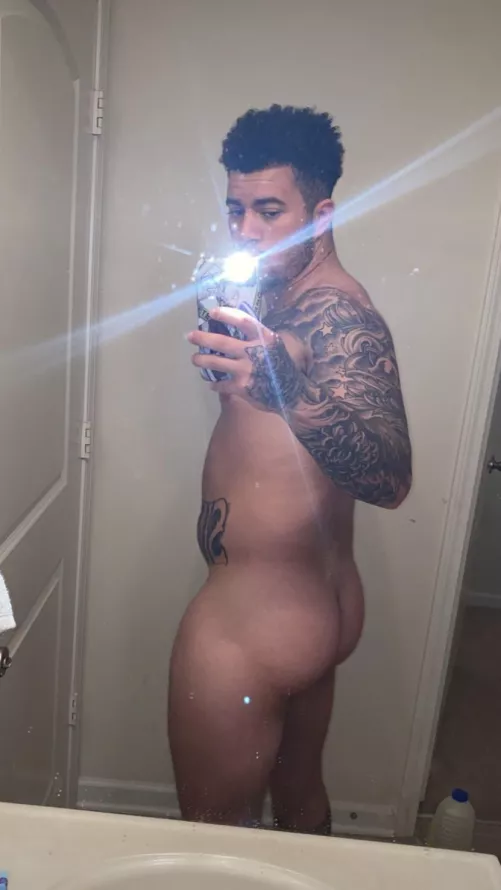 Come smell me after the gym👃🏼 by BlackSweatyDick