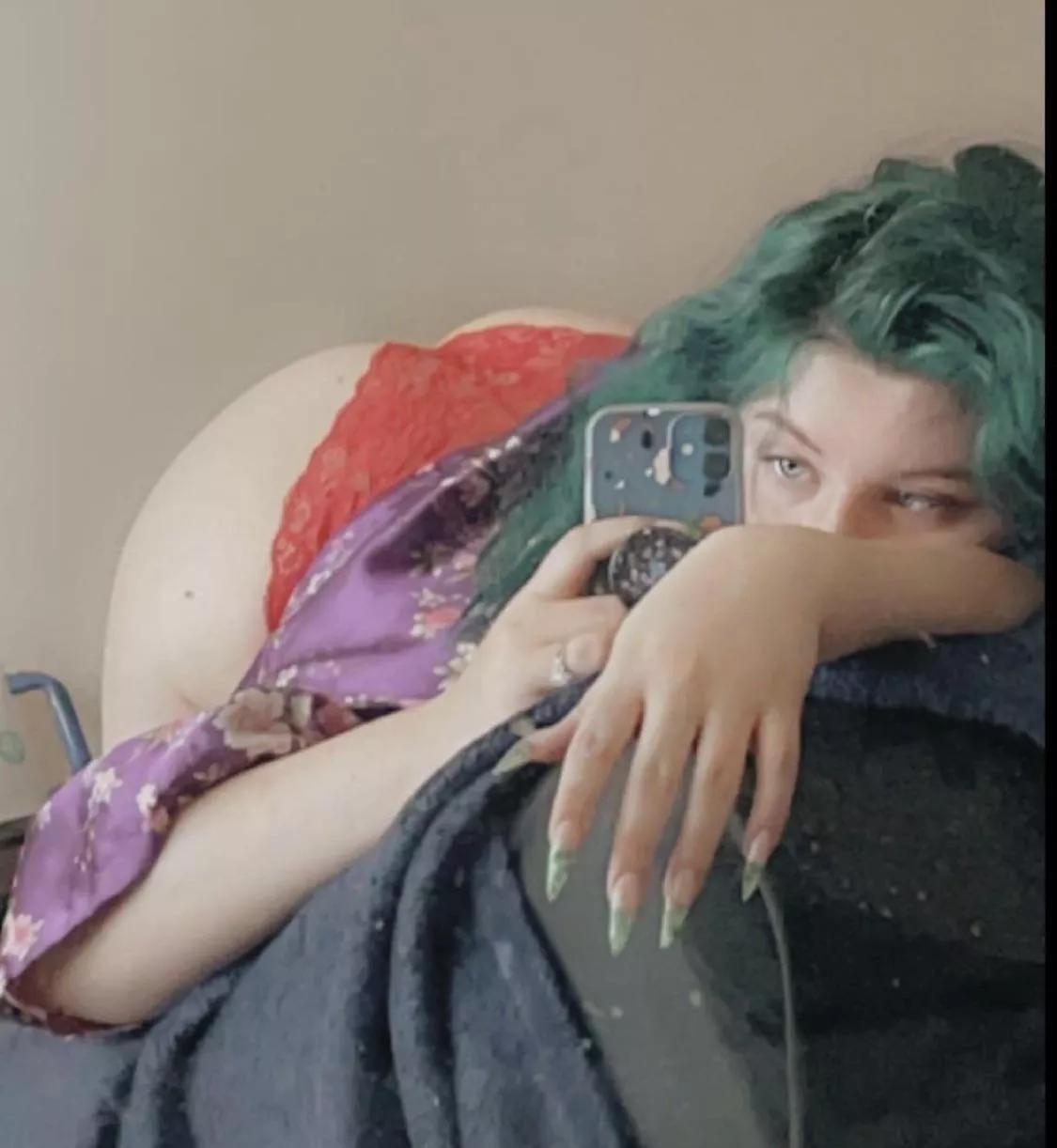 Could really scratch your back up while you’re making me moan 🫦 posted by Secretlyhateu