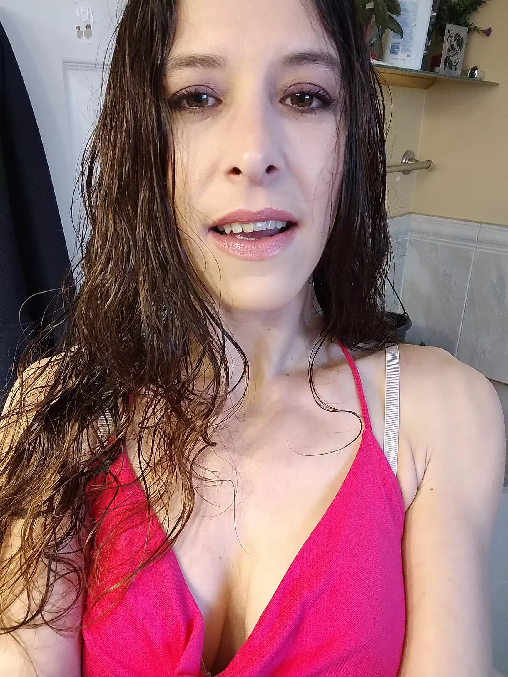 Do you Like my Cleavage in this Dress??💋 posted by Wonder90sbabe