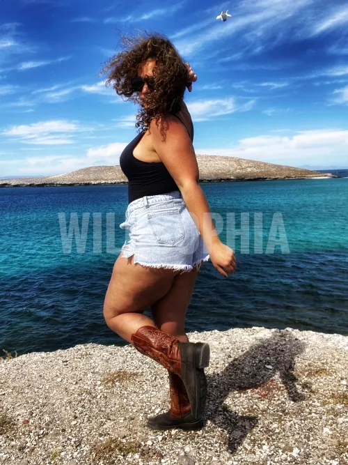 Do you like the view ? by Wild_Sophia