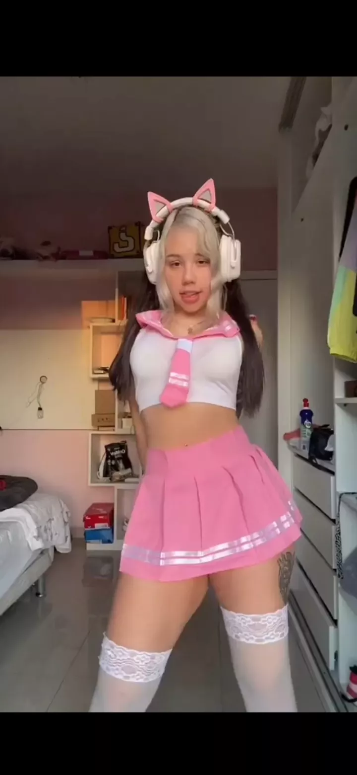 does anyone know who she is? posted by Donmatteo210